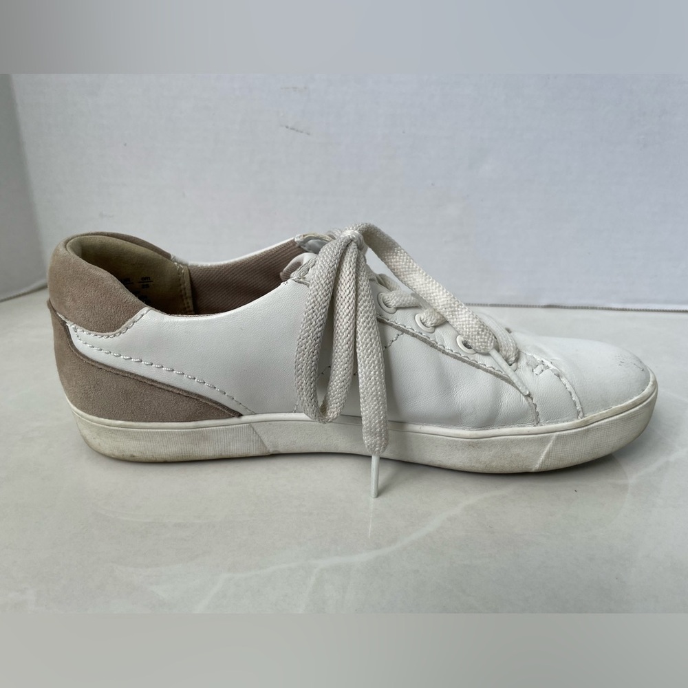 Naturalizer White Leather Sneakers Morrison 8M Women’s Comfort Casual Lace Up